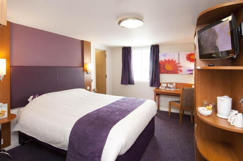 Premier Inn St. Neots Eksteriør bilde